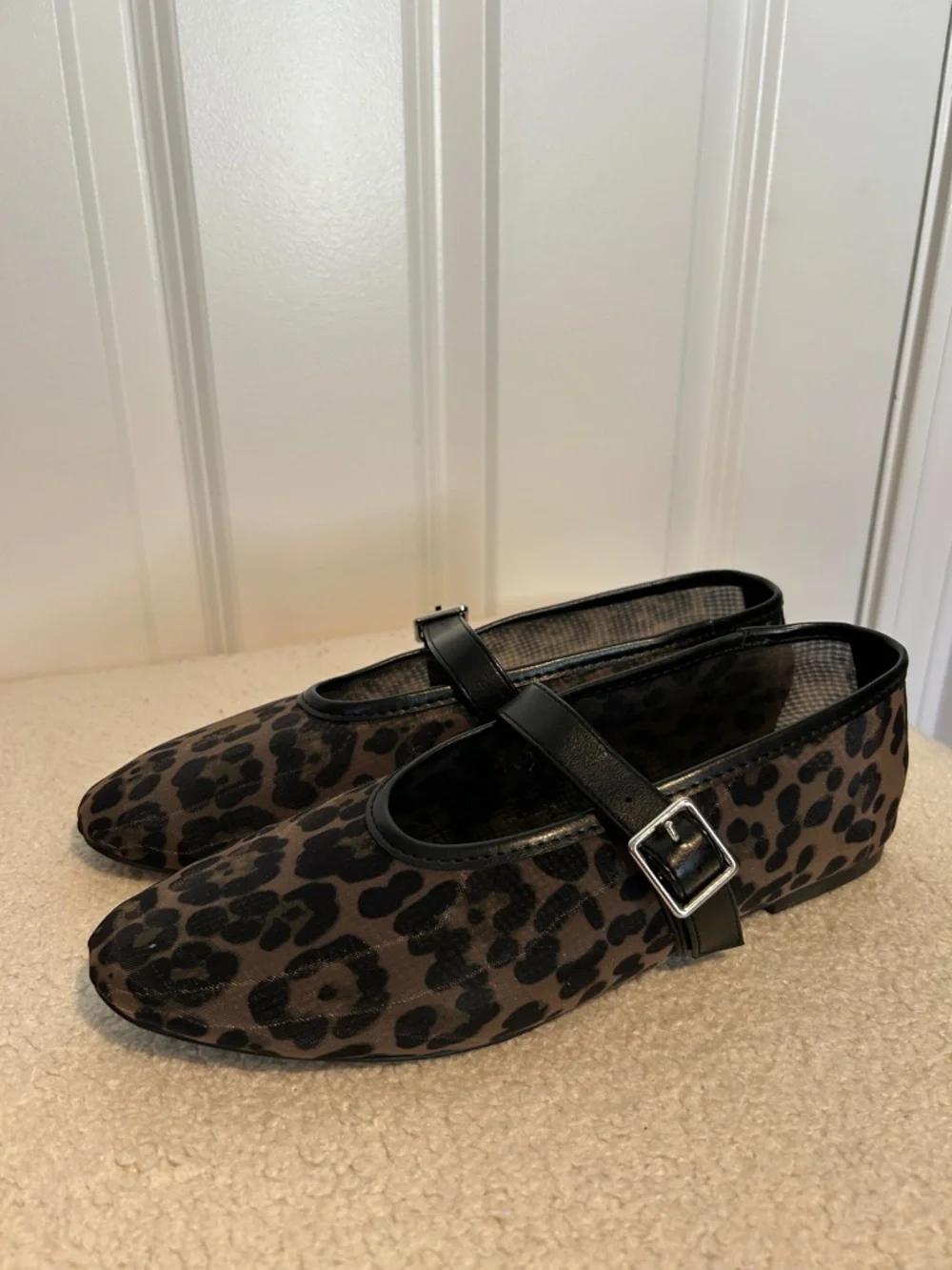Camila Coelho Leopard Mesh Flats with Buckle Women's Size 7 - Picture 2 of 5